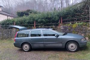 VOLVO V70 - benzina e metano