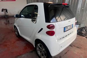 Smart ForTwo 1000 52 kW MHD coupé pure