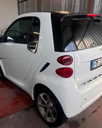Smart ForTwo 1000 52 kW MHD coupé pure