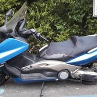 Yamaha T Max - 2004