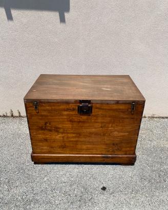 Cassapanca in legno