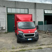 Peugeot Boxer con sponda 8 bancali