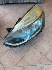 Fanale anteriore sx  renault clio 2013