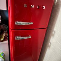Frigorifero Smeg rosso