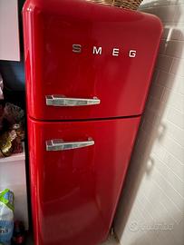 Frigorifero Smeg rosso