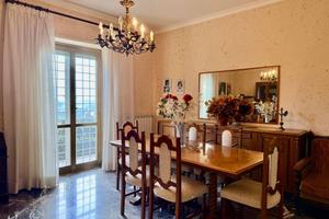 Villa di 340 m² con più di 5 locali e box auto dop