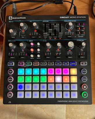 Novation Circuit Mono Station, synth Groove box