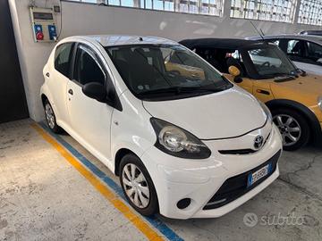 Toyota Aygo 1.0 12V VVT-i 5 porte Lounge Connect