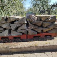 Gradini in pietra serena. Scale in pietra.