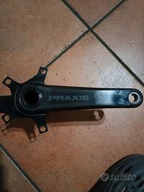 guarnitura praxis in carbonio