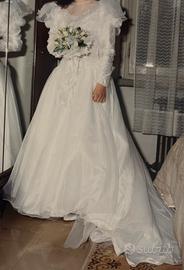 Vestito da sposa sartoriale fatto a mano