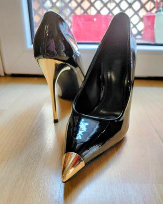 Décolleté nero e oro tacco 10