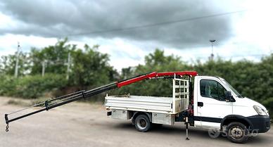 IVECO DAILY CASSONE FISSO E GRU IDRAULICA - 2 ASSI