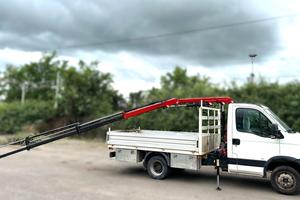 IVECO DAILY CASSONE FISSO E GRU IDRAULICA - 2 ASSI