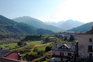 In antico borgo con vista sui castelli