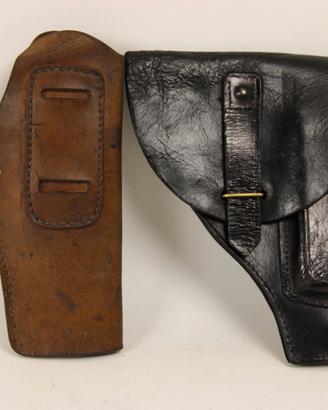 Coppia di fondine militari.