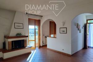 Appartamento a piano primo con garage