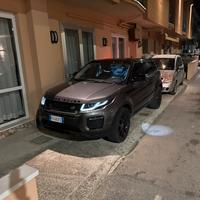 Range rover evoque se