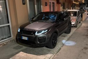 Range rover evoque se