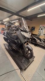 Yamaha X-Max 300