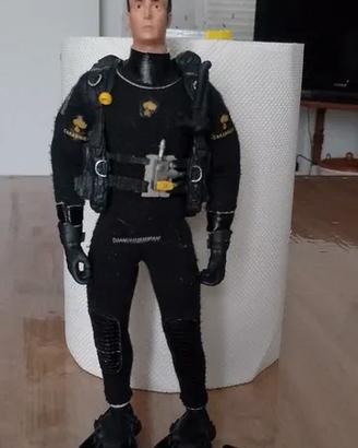 Sub Carabinieri con maschera e bombole
