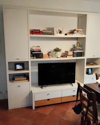 Mobile in legno laccato 