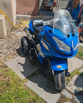 Moto giocattolo
