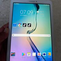 2 tablet Galaxy Tab E con Wifi-Scheda Sim