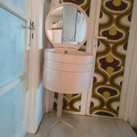 mobiletto toeletta/ contenitore  vintage