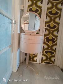 mobiletto toeletta/ contenitore  vintage