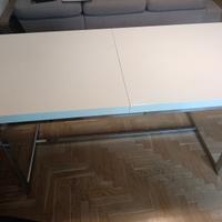 Tavolo moderno laccato bianco lucido