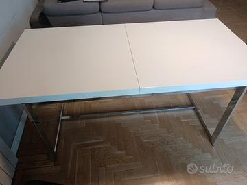 Tavolo moderno laccato bianco lucido