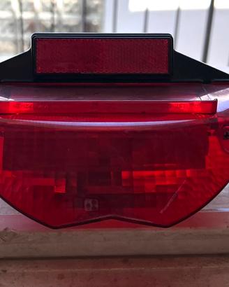 FARO POSTERIORE BMW F800R