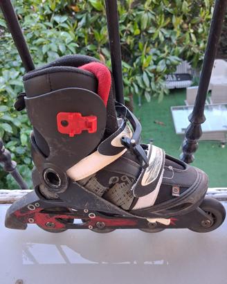 ROLLER SKATE