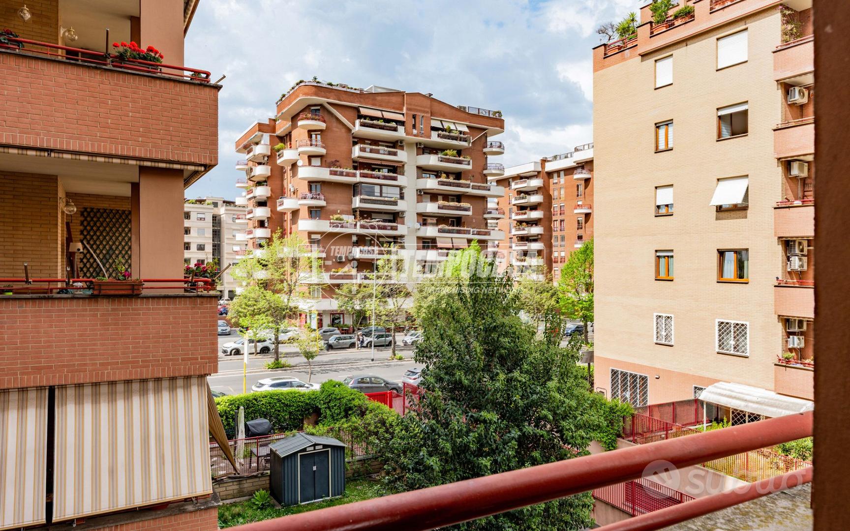 Apartment in Roma, Decima, Municipio Roma IX - Altro