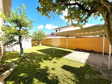 VILLA A SCHIERA A ANZIO