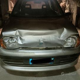 Fiat 600 grigio metallizzato