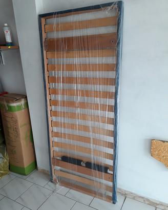 Letto singolo con doghe in legno