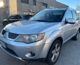 Mitsubishi Outlander 2.0 DI-D 4x4 7posti uni prop