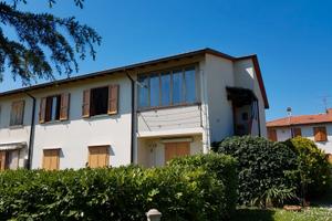 Appartamento ammobiliato con tre camere due bagni