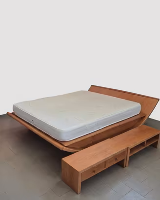 Letto matrimoniale, materasso e comodini