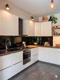 Cucina Moderna Modulare Bianca ad angolo IKEA