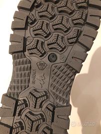 Tuta e scarpe da neve