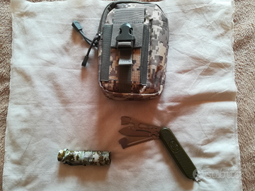 Multitool esercito spagnolo e torcia più pouch in