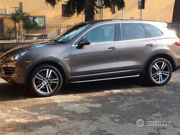Cayenne 3.0 Diesel gommata a giugno 2025