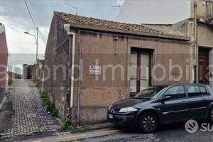 Casa singola con terreno a Piedimonte Etneo