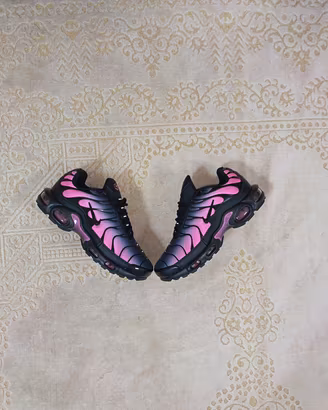 ✨ Nike Air Max Plus (TN) Gradient Pink/Black 💖🖤