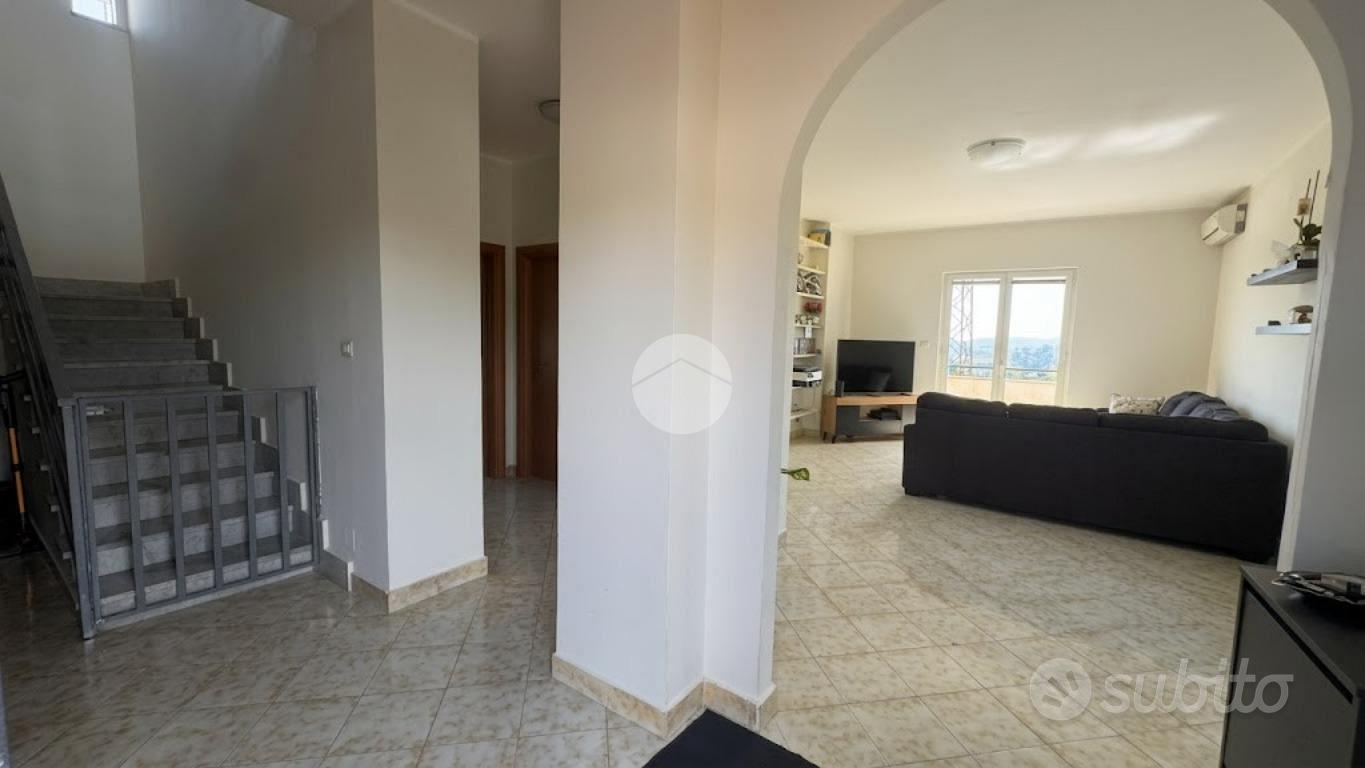 Casa – Pozzuoli, Trepiccioni - Altro