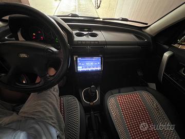 LAND ROVER Freelander 1ª serie - Peugeot 208tratta