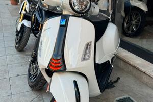 Vespa 310 supersport
